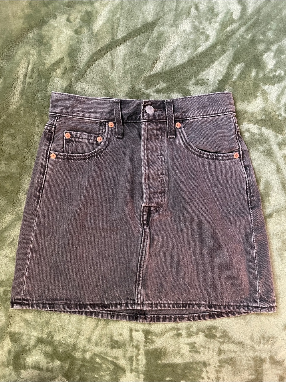 LEVI STRAUSS & CO. Women's Black Denim Mini Skirt